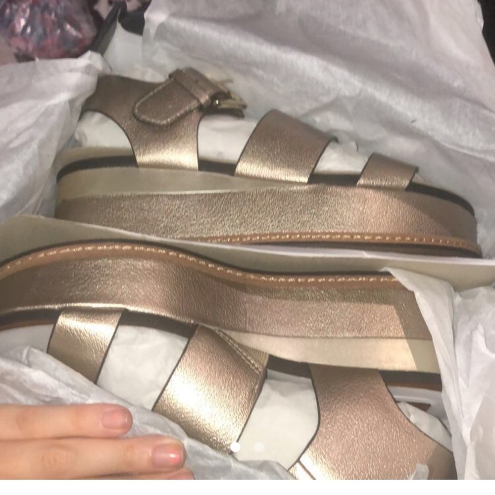 Naturalizer new in box Billie sandal; size 8